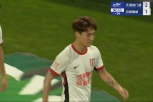 韋世豪及妻子遭辱罵<div   id=