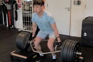 戴偉浚社媒曬康復(fù)視頻：161天后...