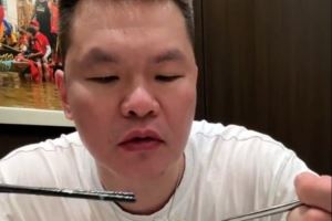 加油<div   id=