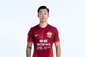 徐新談東亞杯傳球：其實在聯(lián)賽當中，本土球員有時候也可以多嘗試