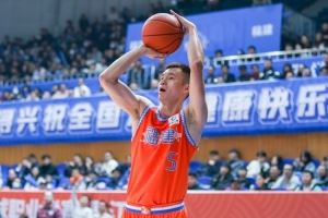 晉江經(jīng)濟(jì)報(bào):李江淮新賽季是球員兼任福建隊(duì)助理教練