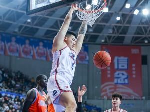 媒體人：同曦少主在處理曾繁日合同問題時(shí)很仁義 后者或加盟吉林