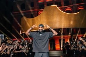 詹姆斯曬照回顧中國行上海站:揭幕詹23感覺太棒了 感謝每一個人