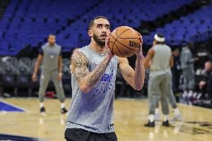：前NBA球員特雷弗林-奎因已經(jīng)與廣東完成簽約